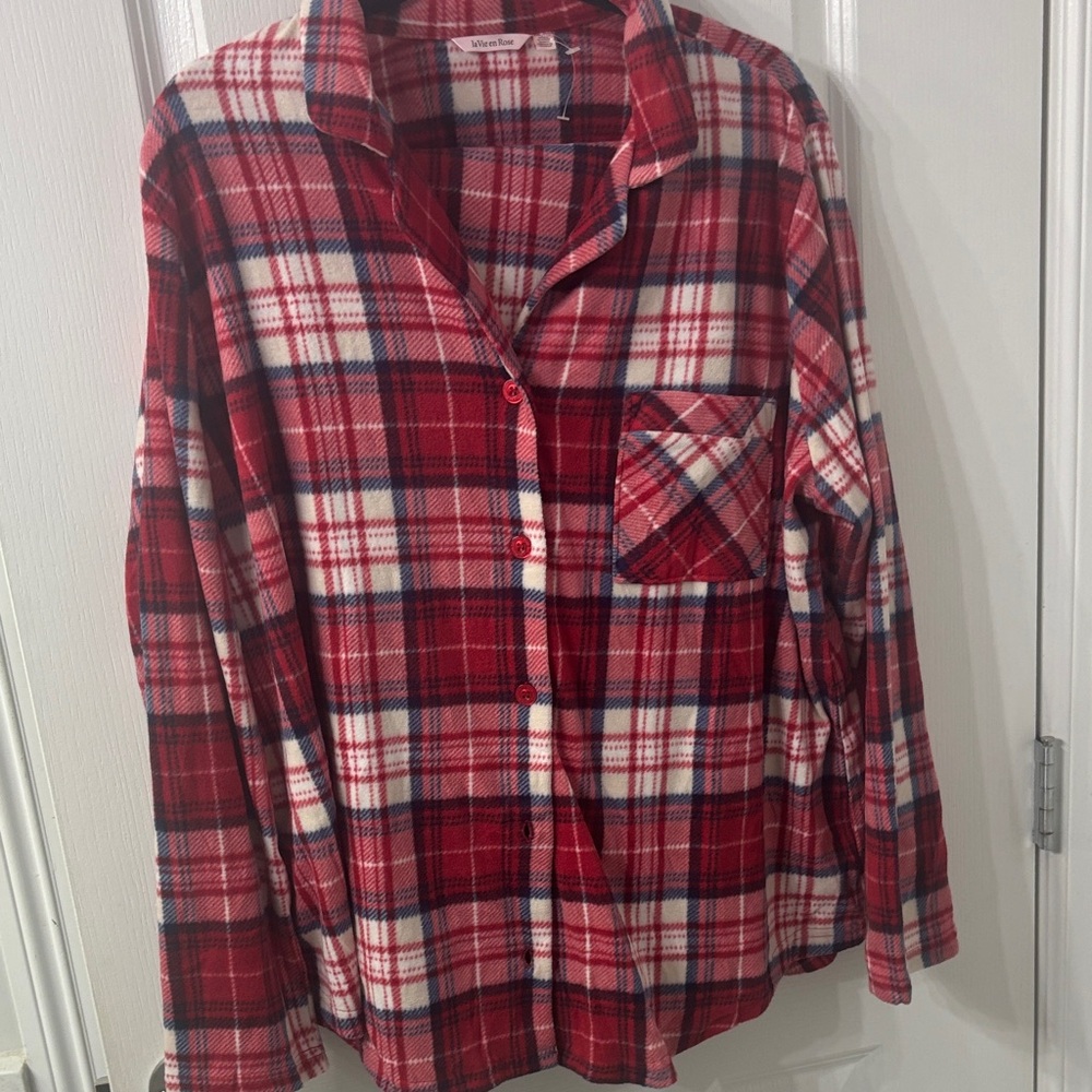 La Vie En Rose Fleece Plaid Pajama set New without tag